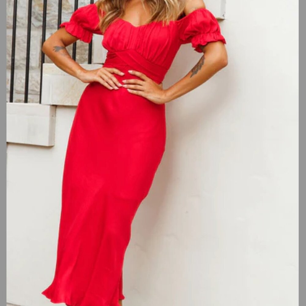 Linka Off-Shoulder Tie Back Midi Dress in Red